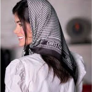 Black and White Houndstooth Scarf